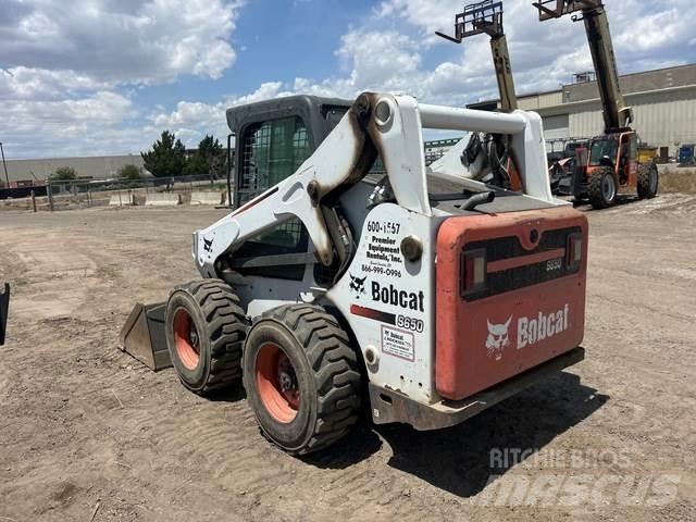 Bobcat S650 滑移轉向裝載機