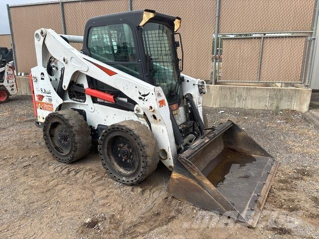 Bobcat S650 滑移轉向裝載機