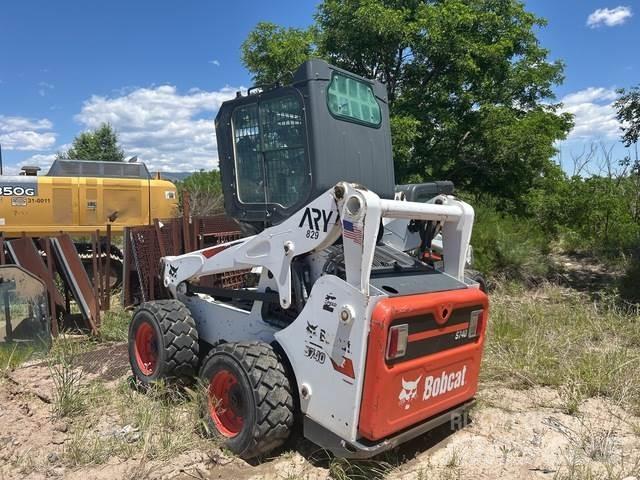 Bobcat S740 滑移轉向裝載機