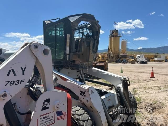 Bobcat S740 滑移轉向裝載機