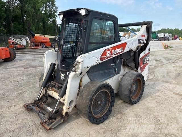 Bobcat S76 滑移轉向裝載機