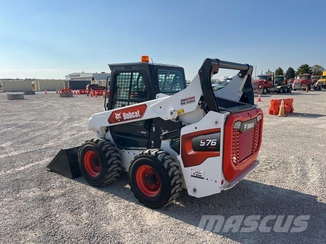 Bobcat S76 滑移轉向裝載機