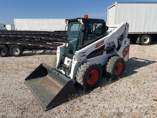 Bobcat S770 滑移轉向裝載機