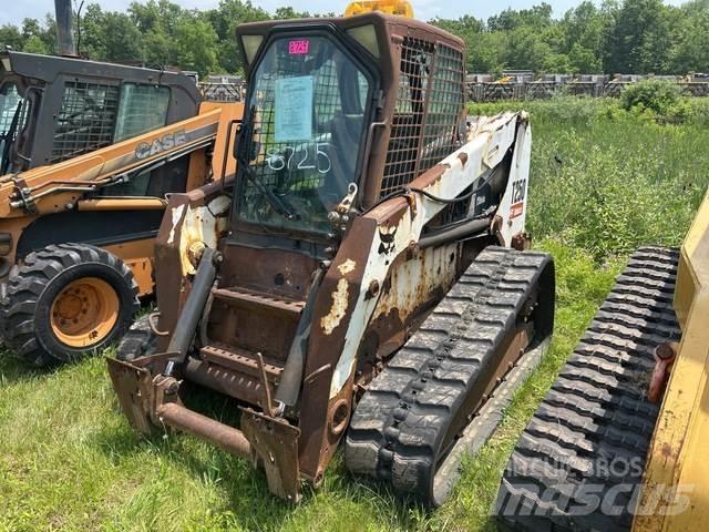 Bobcat T250 滑移轉向裝載機
