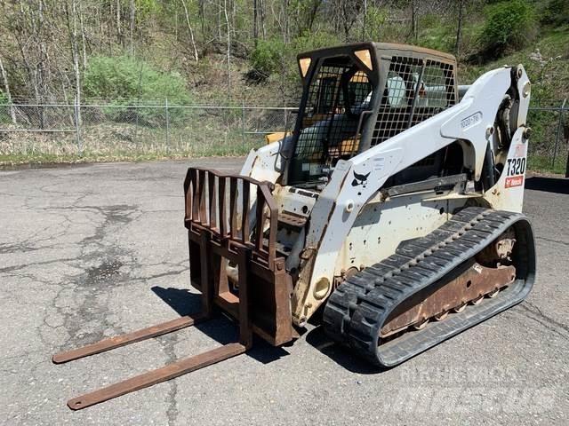 Bobcat T320 滑移轉向裝載機