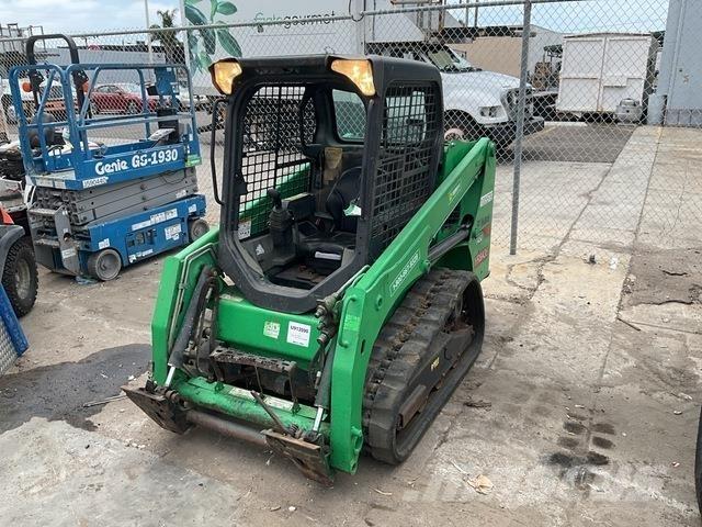 Bobcat T450 滑移轉向裝載機