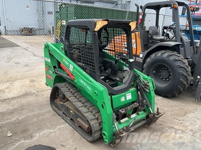 Bobcat T450 滑移轉向裝載機