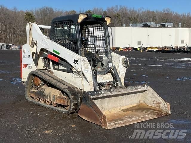 Bobcat T590 滑移轉向裝載機