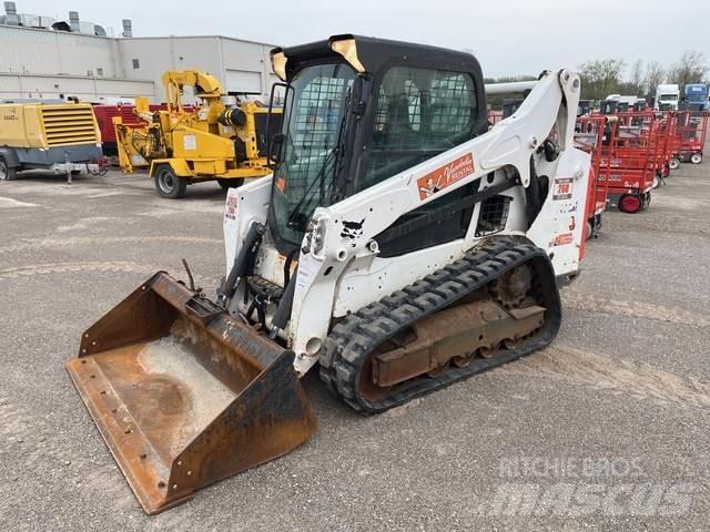 Bobcat T590 滑移轉向裝載機