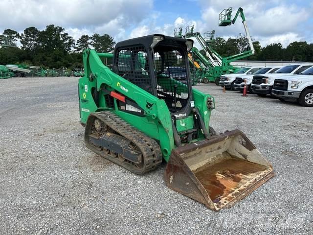Bobcat T590 滑移轉向裝載機