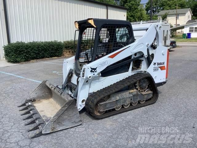 Bobcat T590 滑移轉向裝載機