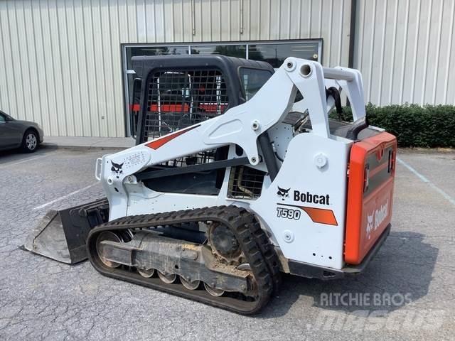 Bobcat T590 滑移轉向裝載機