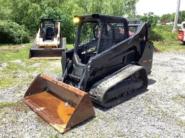 Bobcat T590 滑移轉向裝載機