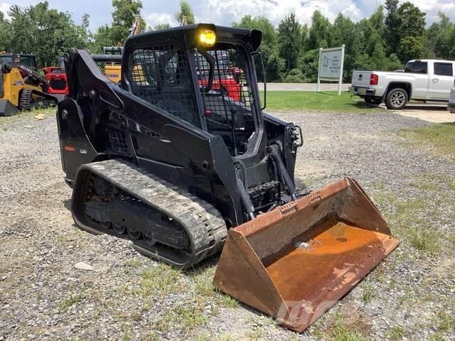 Bobcat T590 滑移轉向裝載機