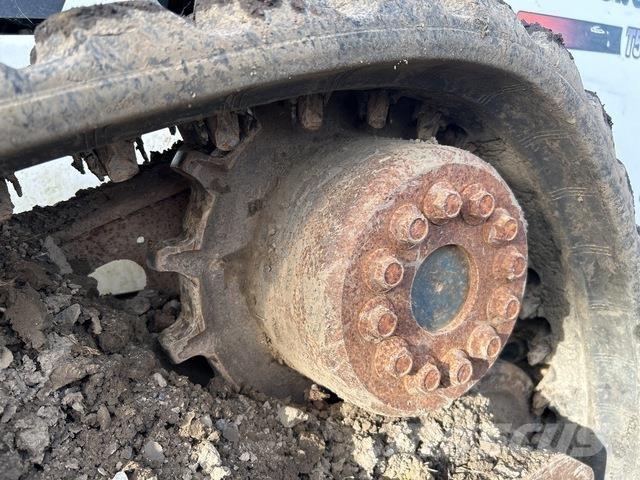 Bobcat T590 滑移轉向裝載機