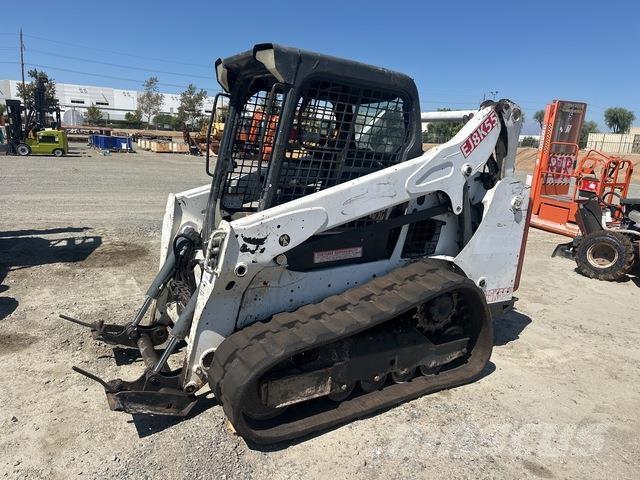 Bobcat T590 滑移轉向裝載機