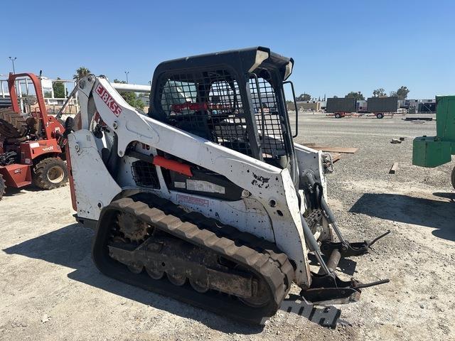 Bobcat T590 滑移轉向裝載機