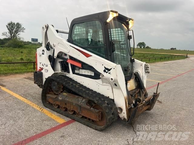 Bobcat T595 滑移轉向裝載機