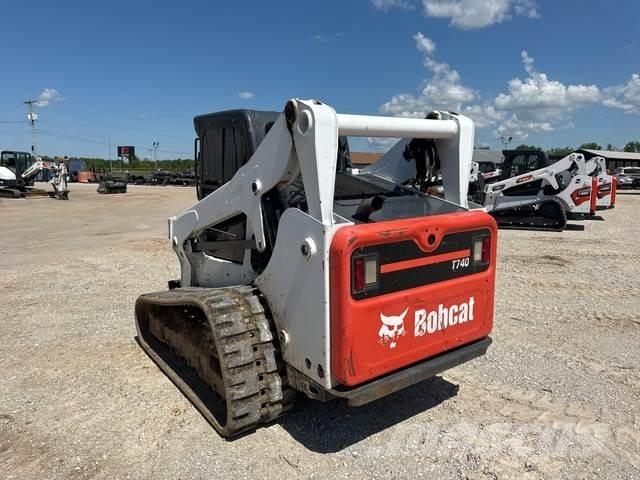 Bobcat T740 滑移轉向裝載機