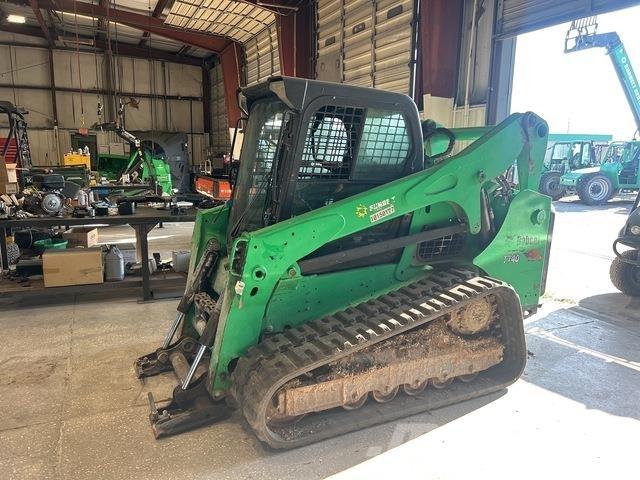 Bobcat T740 滑移轉向裝載機