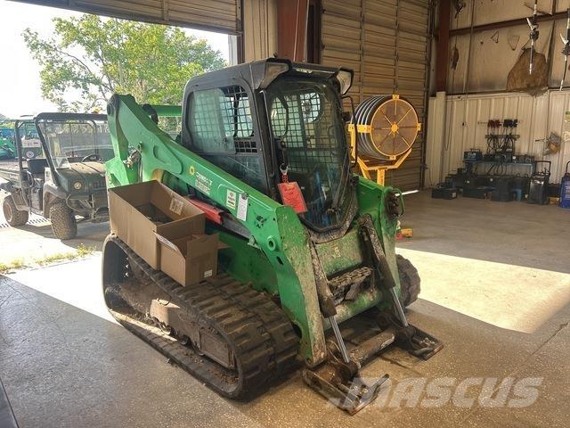 Bobcat T740 滑移轉向裝載機
