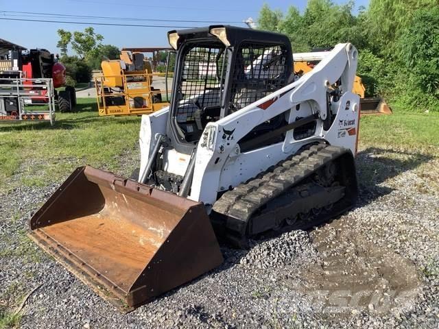 Bobcat T740 滑移轉向裝載機