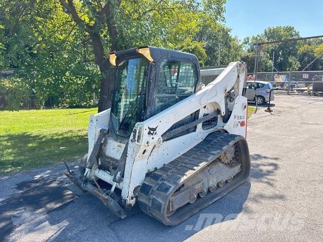 Bobcat T740 滑移轉向裝載機