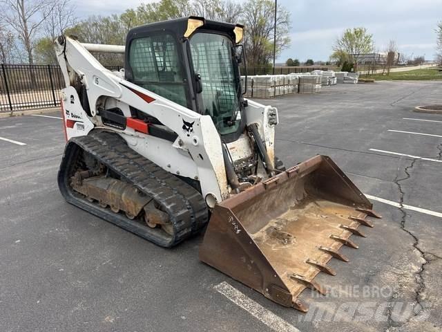Bobcat T870 滑移轉向裝載機