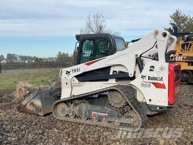 Bobcat T870 滑移轉向裝載機