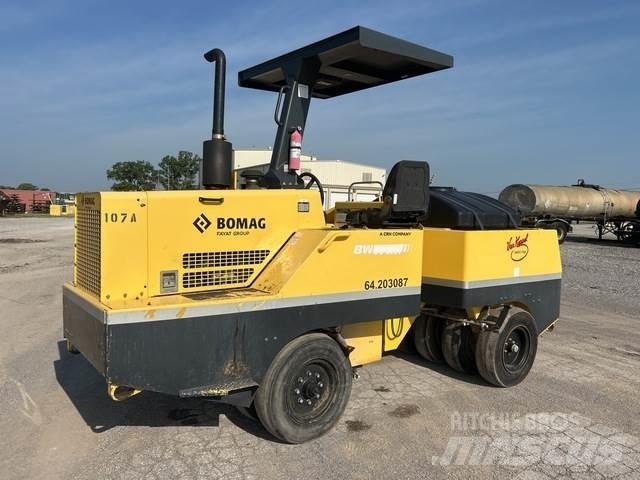 Bomag BW11RH 膠輪滾壓機