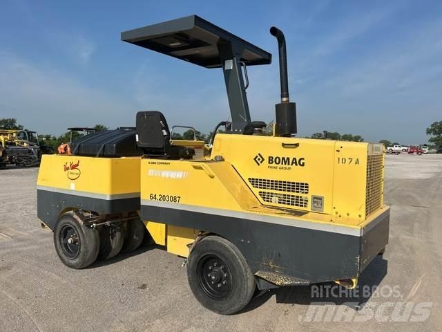 Bomag BW11RH 膠輪滾壓機