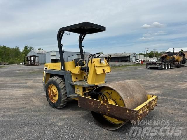 Bomag BW142D 單輪滾壓機