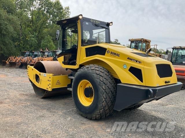 Bomag BW211 D 單輪滾壓機