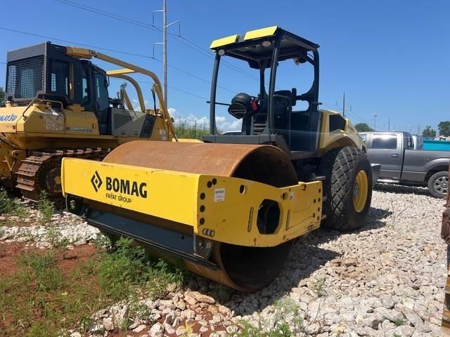 Bomag BW213D-5 單輪滾壓機