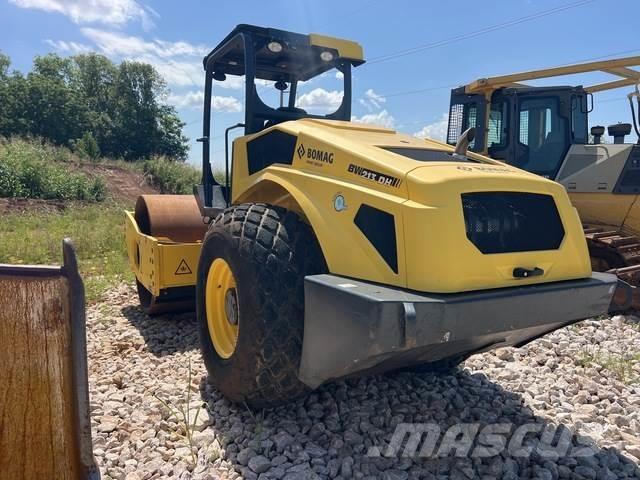 Bomag BW213D-5 單輪滾壓機