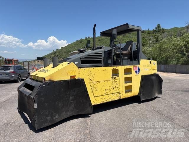 Bomag BW24R 膠輪滾壓機