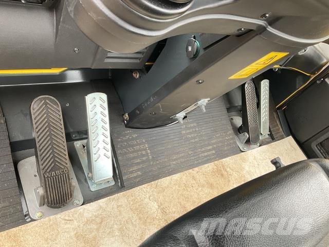 Bomag BW24RH 複合式滾壓機