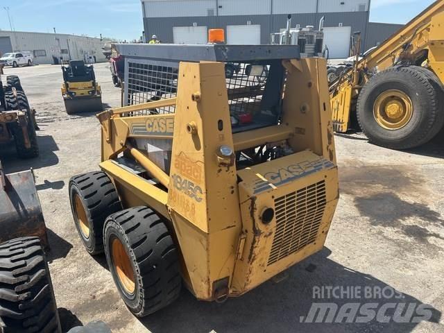 CASE 1845C 滑移轉向裝載機
