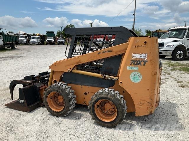 CASE 70XT 滑移轉向裝載機