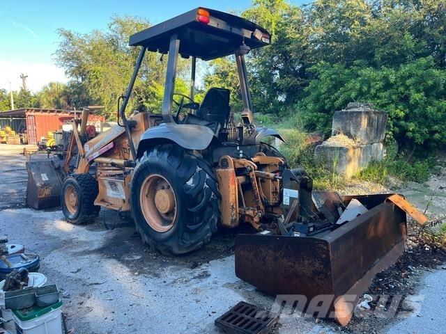 Case IH 570MXT 前端裝載機和挖掘機