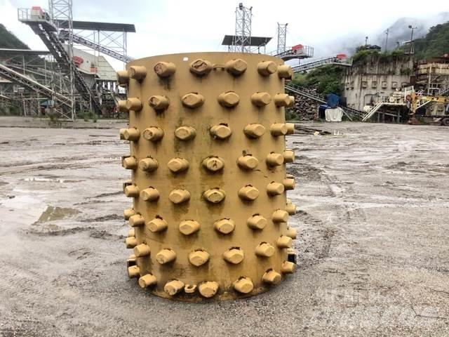 CAT  滾壓機