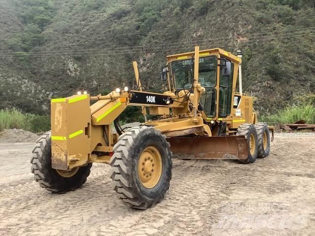CAT 140K 平土機