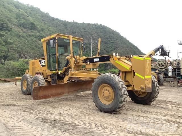 CAT 140K 平土機