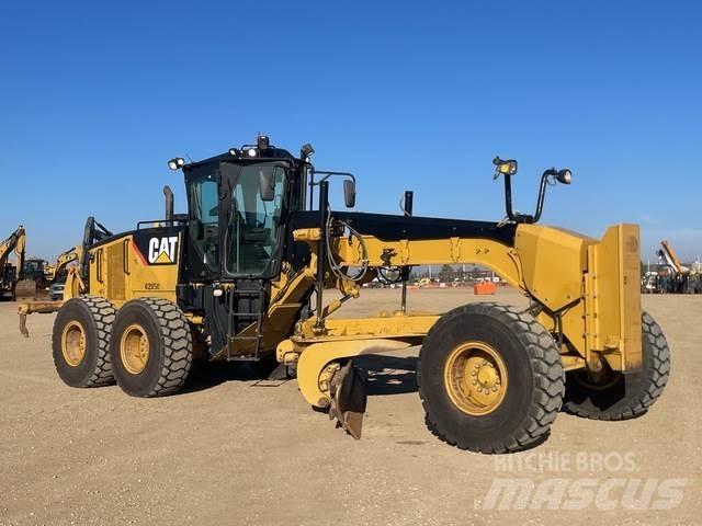 CAT 14M 平土機