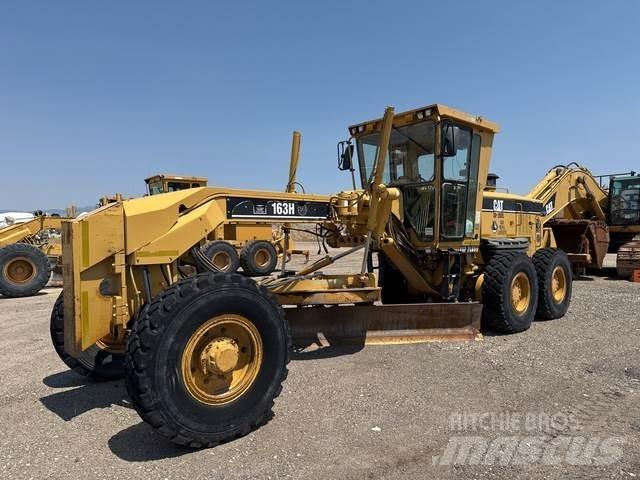 CAT 163H 平土機