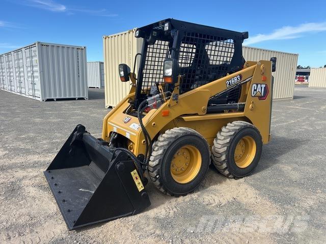 CAT 216B3 滑移轉向裝載機