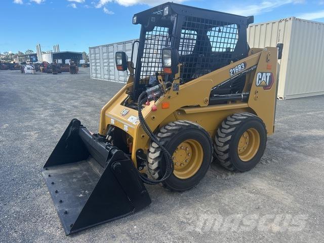 CAT 216B3 滑移轉向裝載機