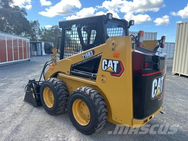 CAT 216B3 滑移轉向裝載機