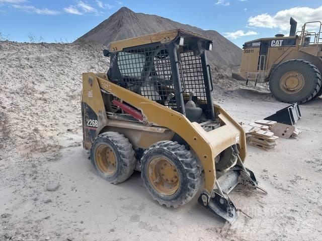 CAT 226B 滑移轉向裝載機