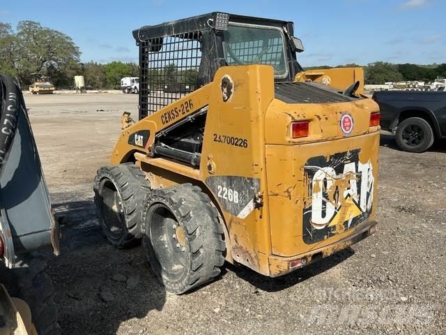 CAT 226B3 滑移轉向裝載機